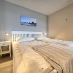 - Haus F, App 0f0902 Lejlighed *